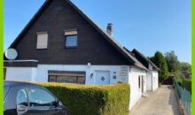 Das Wohngebäude mit anngrenzendem Gewerbe-Anbau.2020-08-14-08-21-27