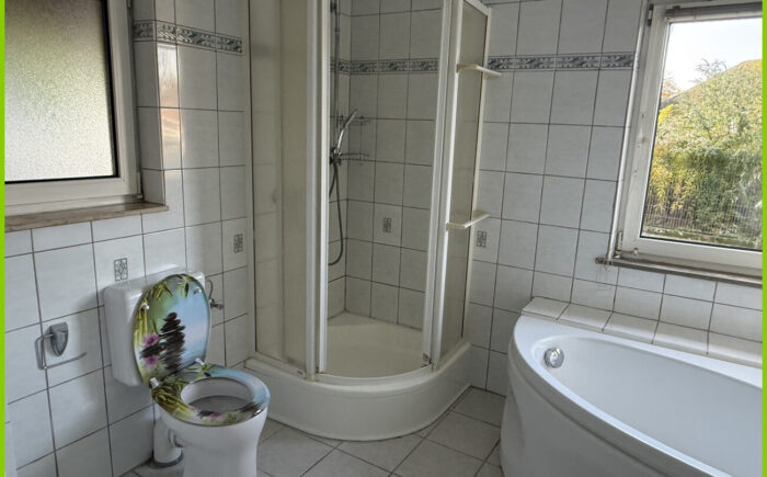 Badezimmer EG