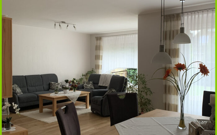 Wohnzimmer möbliert