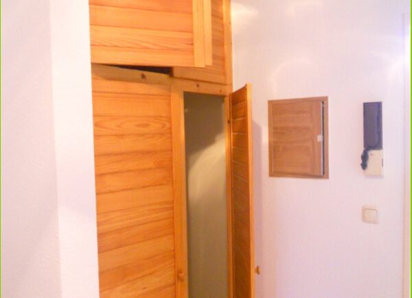 Einbauschrank auf dem Flur